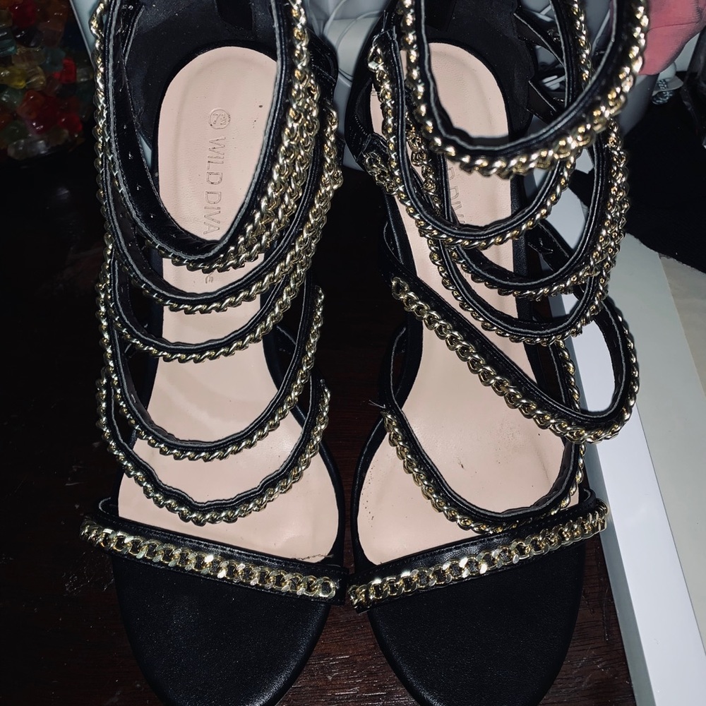Black Gold chained high-heels